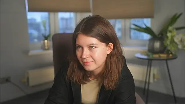 TereseHoltorf online show from 11-08-25, 03:29