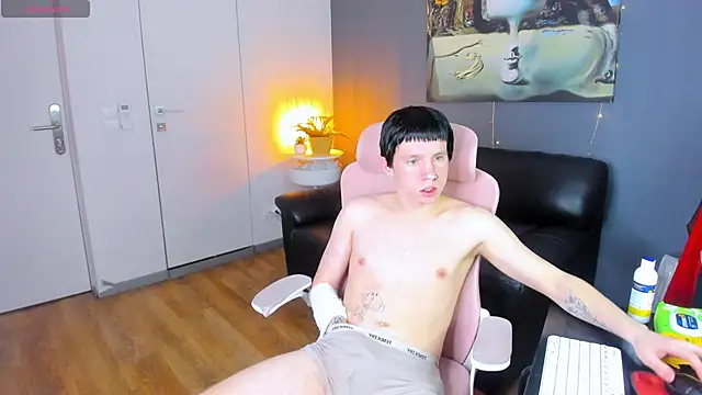 CutieKai  online show from 04-09-26, 09:53