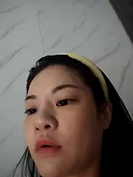 Snapshot of Lululu- chatting on 11-03-25, 07:31 Lululu- online show from 11-03-25, 07:31