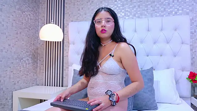 Snapshot of ScarlettPetrova chatting on 12-14-25, 11:59 ScarlettPetrova online show from 12-14-25, 11:59