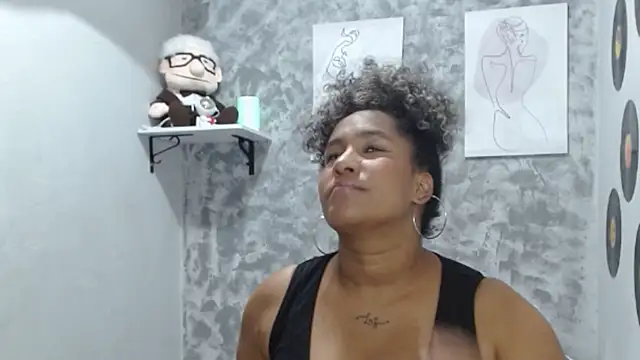 Snapshot of Ambar_foxy chatting on 11-07-25, 07:36 Ambar foxy online show from 11-07-25, 07:36