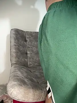 Snapshot of Nick_orion chatting on 12-14-25, 08:02 Nick orion online show from 12-14-25, 08:02