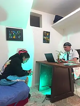 Snapshot of Nick_orion chatting on 12-18-25, 04:40 Nick orion online show from 12-18-25, 04:40