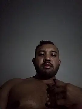 Snapshot of Piggyboy119 chatting on 11-02-25, 06:21 Piggyboy119 online show from 11-02-25, 06:21