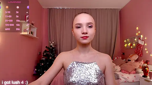 Adria Arjona online show from 12-21-25, 07:37