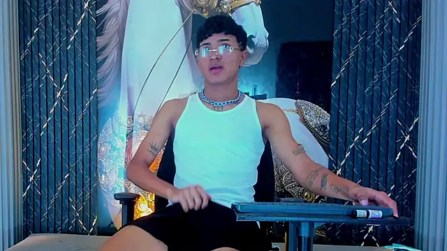 Snapshot of Yilmer_hot chatting on 11-02-25, 07:00 Yilmer hot online show from 11-02-25, 07:00