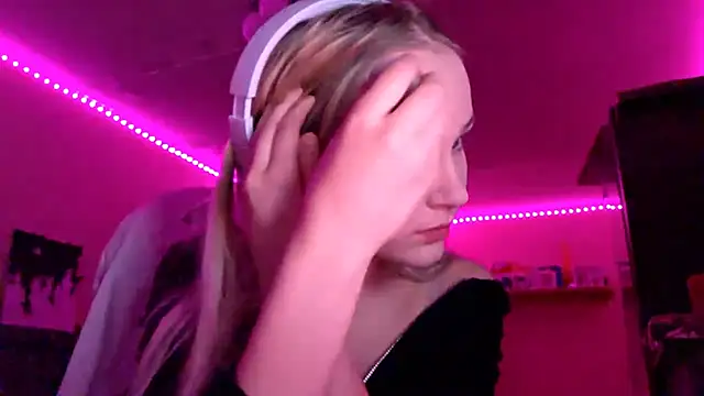 KarinRobertson online show from 11-29-25, 06:22