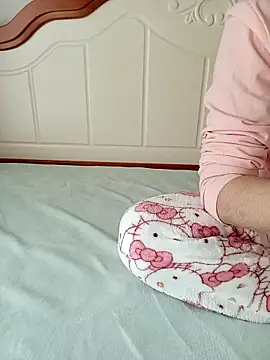 Snapshot of VVCC852 chatting on 11-19-25, 07:19 VVCC852 online show from 11-19-25, 07:19