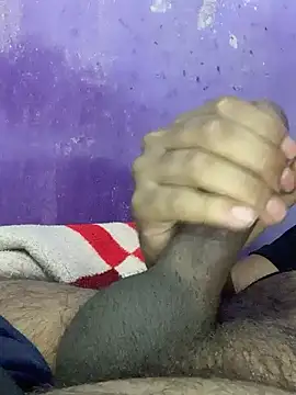 Snapshot of hotman29 chatting on 11-27-25, 05:04 hotman29 online show from 11-27-25, 05:04