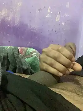 Snapshot of hotman29 chatting on 12-05-25, 11:19 hotman29 online show from 12-05-25, 11:19