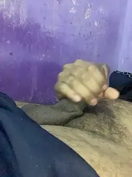 Snapshot of hotman29 chatting on 12-15-25, 08:24 hotman29 online show from 12-15-25, 08:24