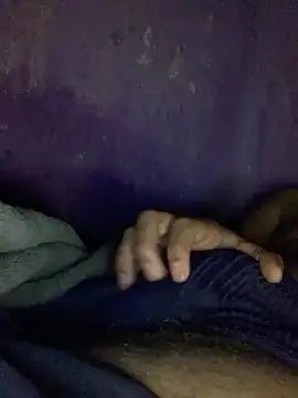 Snapshot of hotman29 chatting on 12-18-25, 08:15 hotman29 online show from 12-18-25, 08:15