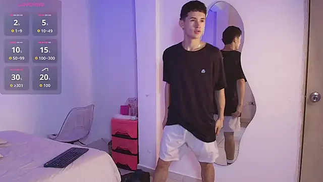 Snapshot of Eiden_Blake chatting on 03-12-26, 01:45 Eiden Blake online show from 03-12-26, 01:45