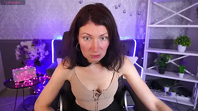 AmiraGoldd online show from 11-05-25, 08:14