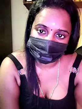 tam-queen1 online show from 11-22-25, 10:14