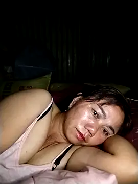 Snapshot of be-yeu chatting on 11-06-25, 10:32 be-yeu online show from 11-06-25, 10:32