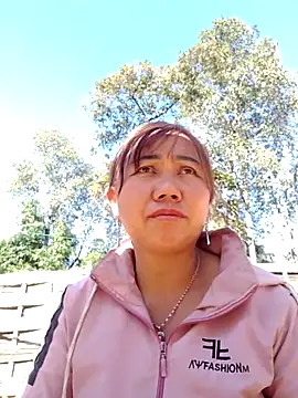 Snapshot of be-yeu chatting on 11-30-25, 07:34 be-yeu online show from 11-30-25, 07:34