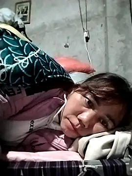 Snapshot of be-yeu chatting on 12-01-25, 01:16 be-yeu online show from 12-01-25, 01:16