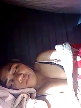 Snapshot of be-yeu chatting on 12-15-25, 08:40 be-yeu online show from 12-15-25, 08:40