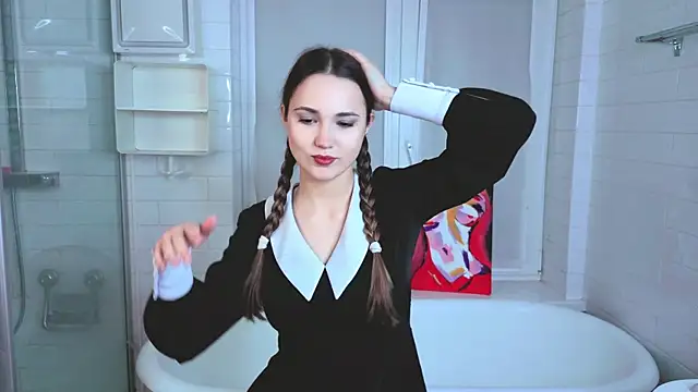 LeenaPuita online show from 11-20-25, 04:07