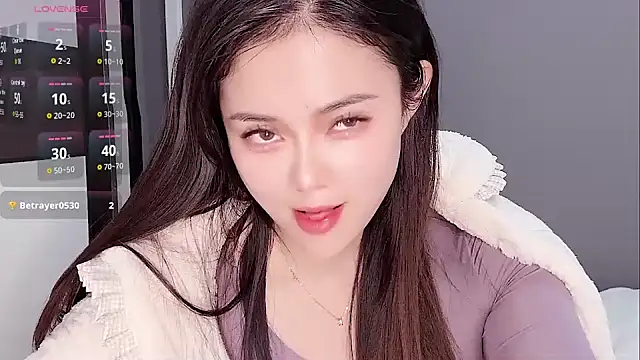 Yesenia- online show from 11-20-25, 02:06