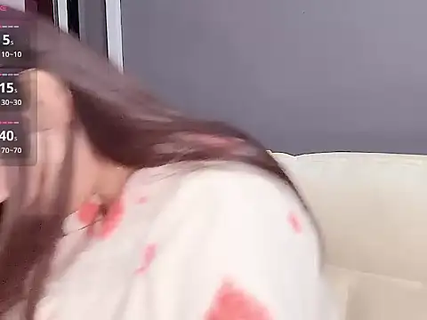 Yesenia- online show from 11-21-25, 01:43