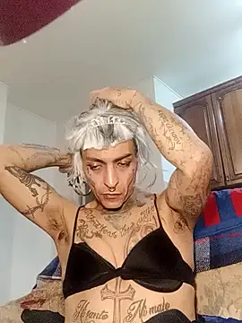 00Travsharongomez online show from 11-04-25, 01:05