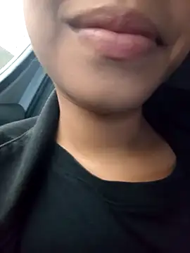 Snapshot of Morenaizzy chatting on 11-06-25, 02:40 Morenaizzy online show from 11-06-25, 02:40