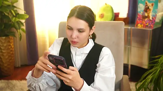 JanyceGrzyb online show from 11-04-25, 04:00