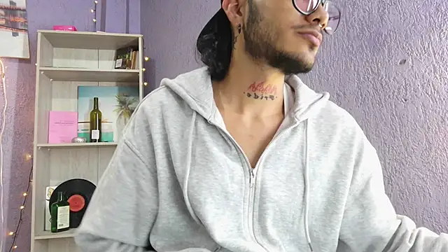 Snapshot of D4ni_king chatting on 11-04-25, 02:43 D4ni king online show from 11-04-25, 02:43