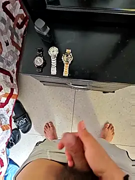 Snapshot of Dirty-Guy-Naugthy chatting on 11-08-25, 05:45 Dirty-Guy-Naugthy online show from 11-08-25, 05:45