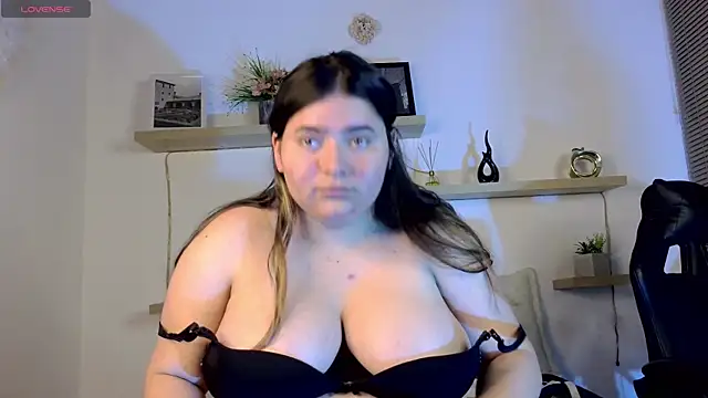 estrella gold online show from 11-18-25, 03:01