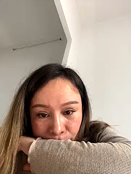 Snapshot of thu-cuoi chatting on 11-05-25, 05:40 thu-cuoi online show from 11-05-25, 05:40