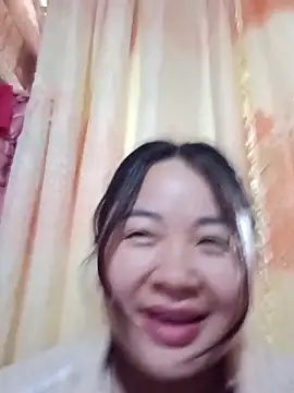 Bee-bgolden online show from 11-25-25, 03:06