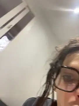 Snapshot of zowi101 chatting on 12-15-25, 03:38 zowi101 online show from 12-15-25, 03:38