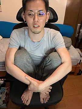 ippei0001 online show from 11-06-25, 02:07