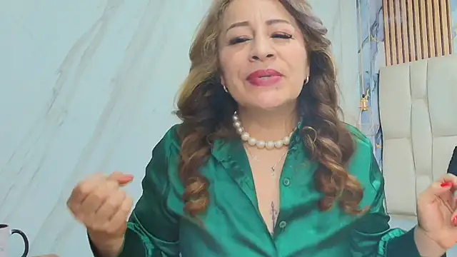 Snapshot of BeatrizSchmidt chatting on 11-11-25, 11:32 BeatrizSchmidt online show from 11-11-25, 11:32