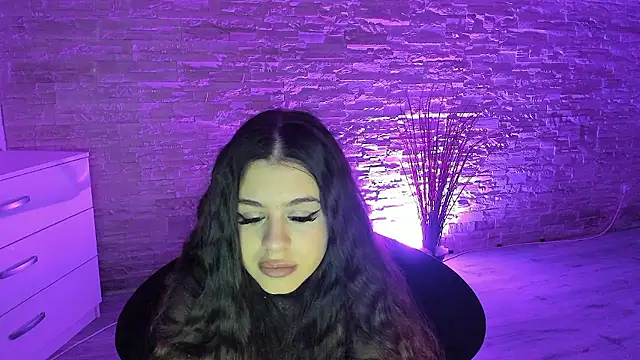 BellaNoir  online show from 01-08-26, 05:54