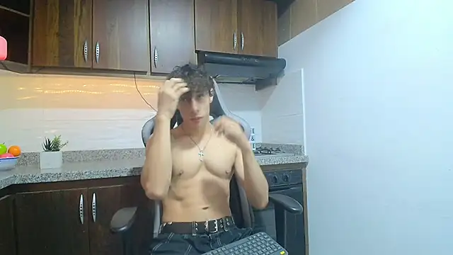 chris evans27 online show from 11-18-25, 03:23