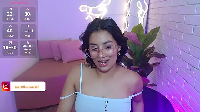 Snapshot of PEACHY_TAY chatting on 11-06-25, 11:44 PEACHY TAY online show from 11-06-25, 11:44