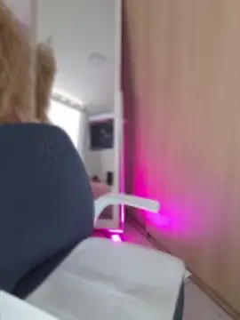 annie  20 online show from 04-09-26, 06:57