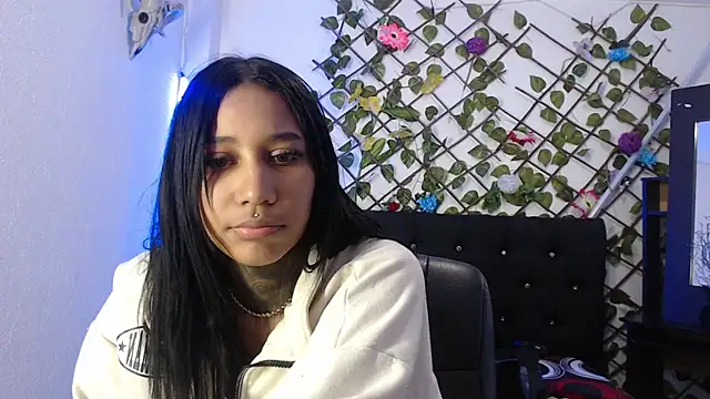 lyam ebony  online show from 12-23-25, 01:25