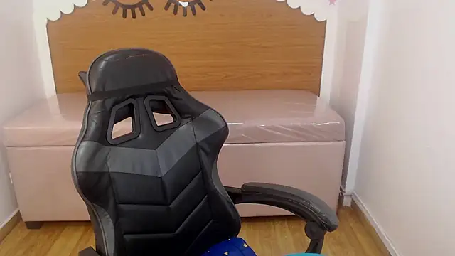 scarlett percy t online show from 02-23-26, 07:33