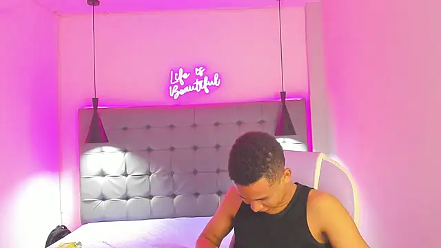 Liams18 online show from 11-22-25, 01:26