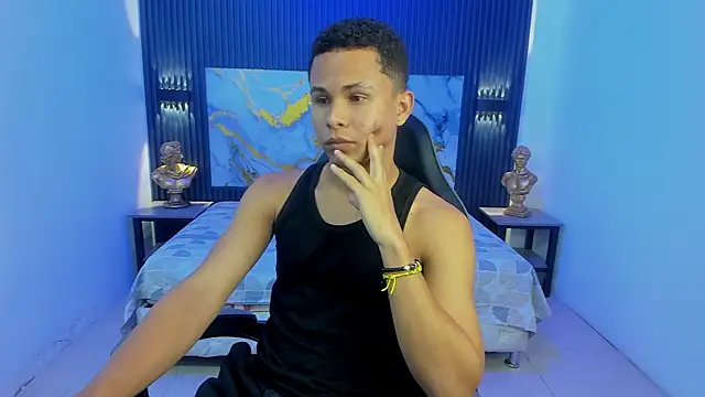 Liams18 online show from 04-05-26, 01:25