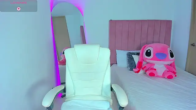 Snapshot of Janettcruz chatting on 01-10-26, 07:59 Janettcruz online show from 01-10-26, 07:59