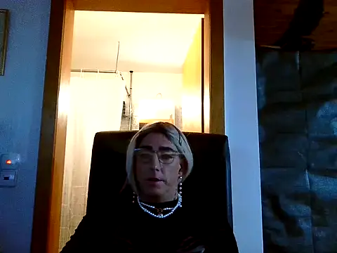 Snapshot of AgnesCross39 chatting on 11-14-25, 08:02 AgnesCross39 online show from 11-14-25, 08:02