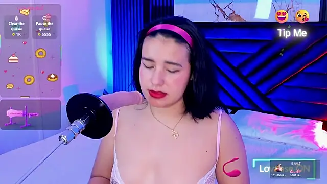 Snapshot of Lalalemoonds chatting on 12-22-25, 12:57 Lalalemoonds online show from 12-22-25, 12:57