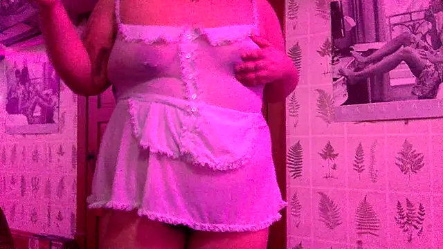 Snapshot of annoyedputa chatting on 12-02-25, 04:07 annoyedputa online show from 12-02-25, 04:07