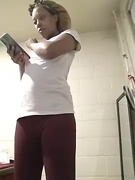 Snapshot of SITHANDRAH chatting on 04-08-26, 05:40 SITHANDRAH online show from 04-08-26, 05:40